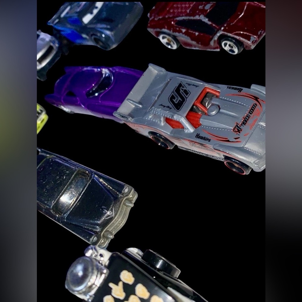 33 Hot Wheels vintage collection lot diecast vehicle hotwheels w/ 2 dividers - Picture 15 of 16